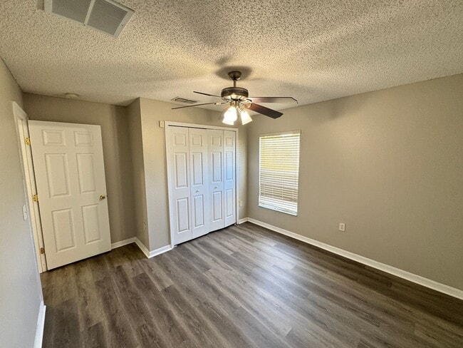 Building Photo - Split Floor plan 3/2 in Poinciana