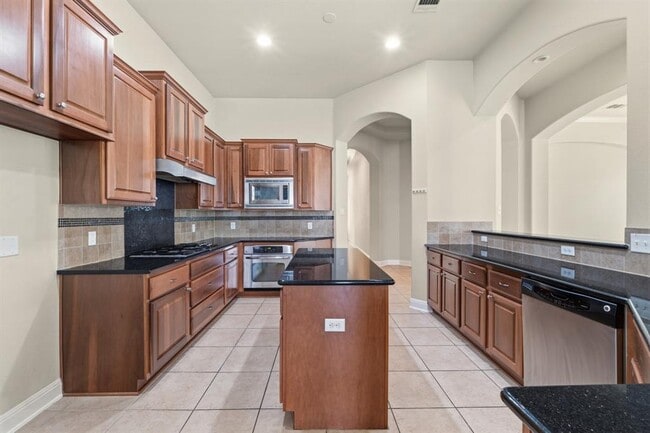 Building Photo - 1301 David Cove