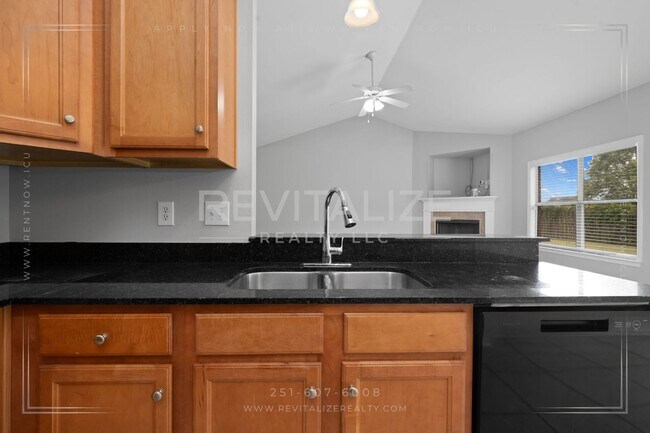 Building Photo - 11070 Courtland Ct