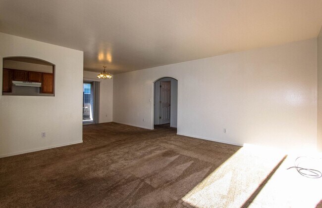 Building Photo - 6200 N Rockland Dr