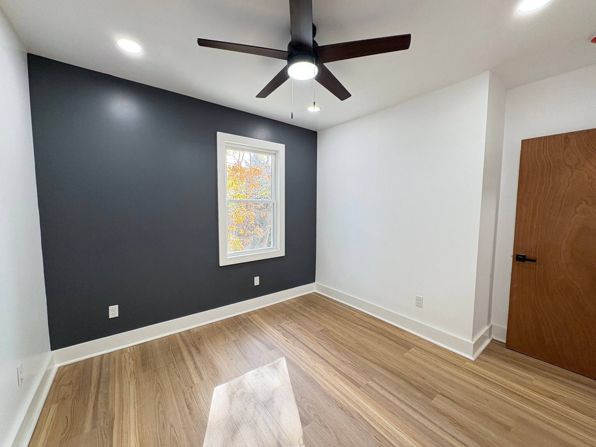 Building Photo - 5834 Phillips Ave