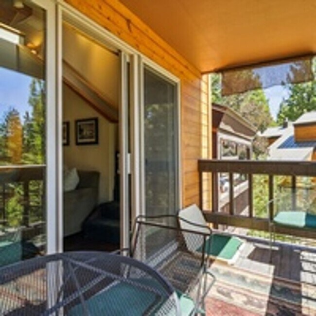 Building Photo - The Villas Ski Lease