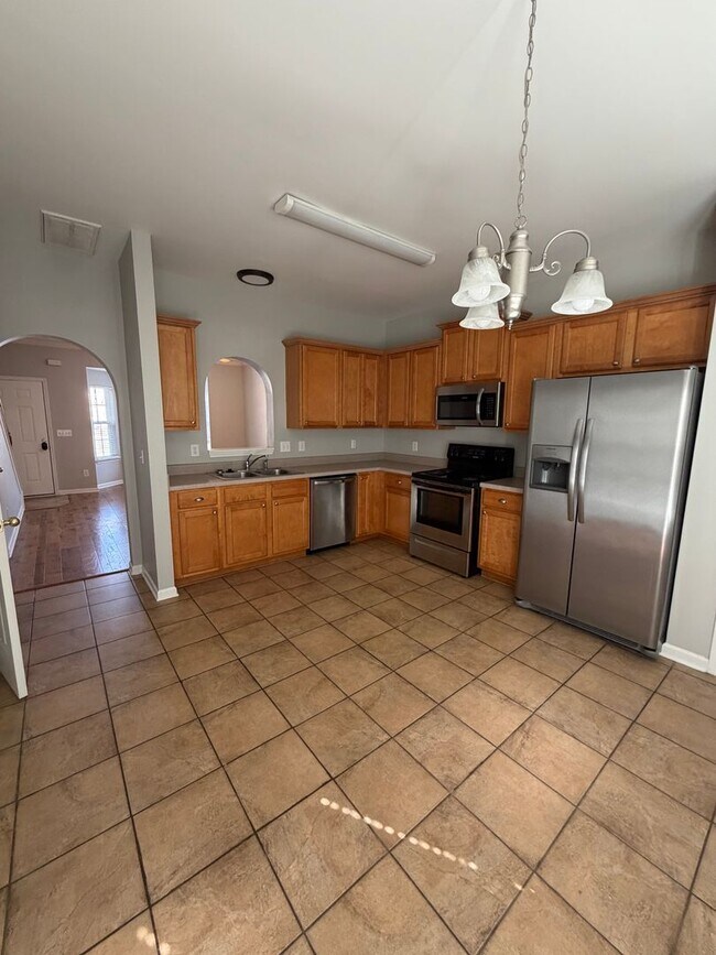Building Photo - 2 Bedroom Brick Townhome in Franklin,TN's Desirable Hardison Hills Community