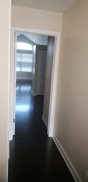 Building Photo - 9030 W Heathwood Cir