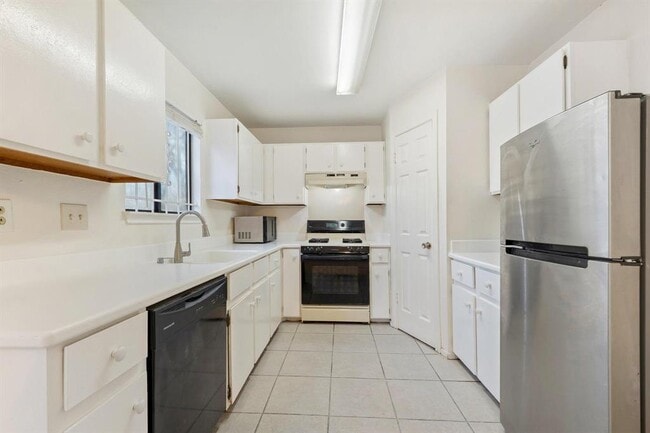 Building Photo - 11918 Snow Finch Rd