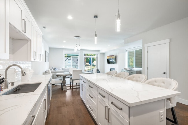 Building Photo - 10404 2nd Pl SW