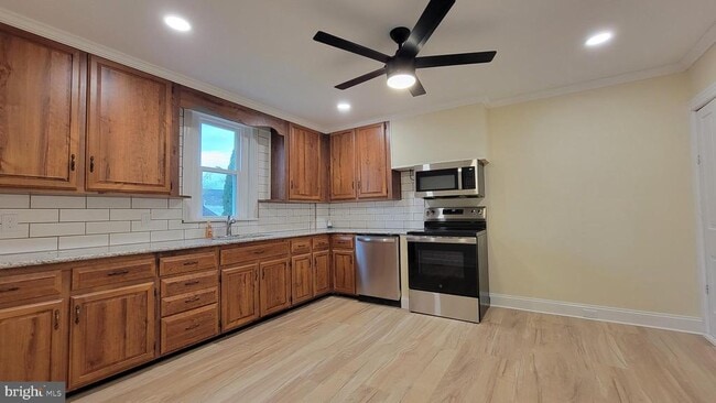 Building Photo - 105 Fairview Ave