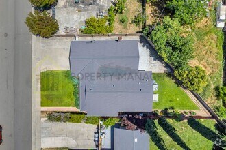Building Photo - Charming 3-Bed Ranch Home with room for 4t...