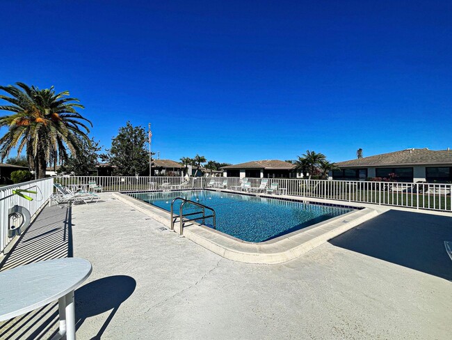 Building Photo - FURNISHED! 2BD/2BA/1CG in Vivienda West - a 55+Community