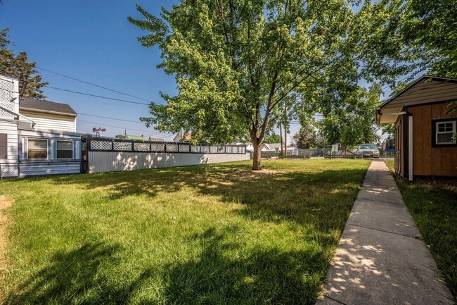 Building Photo - Open House Sun 12.7 from 10:15 to 11:15 AM