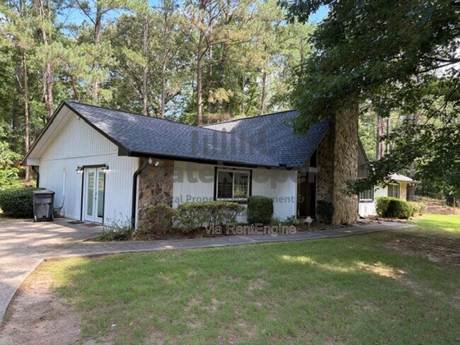 Building Photo - 335 Fairfield Cir