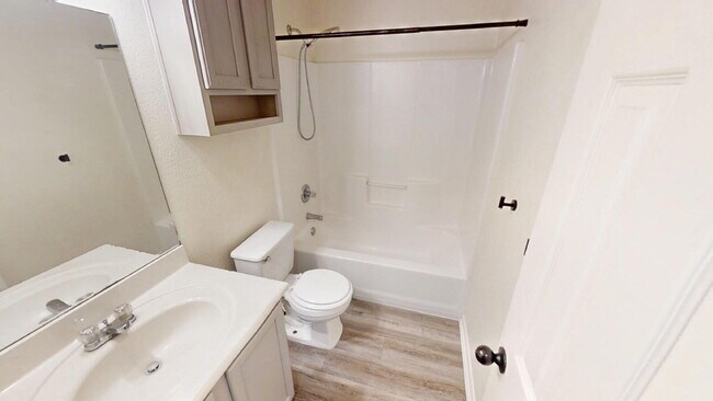 Building Photo - "Spacious 4-Bedroom Retreat with 2 Full Baths in Charming Nolanville!"