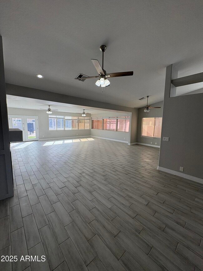 Building Photo - 6121 E Hermosa Vista Dr