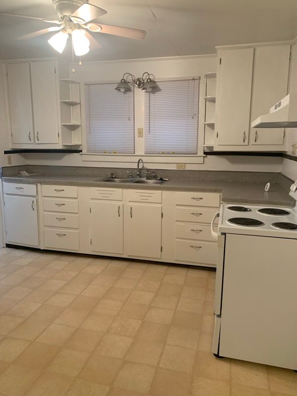 Building Photo - 1136 28th St