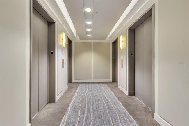 Building Photo - 150 E Robinson St