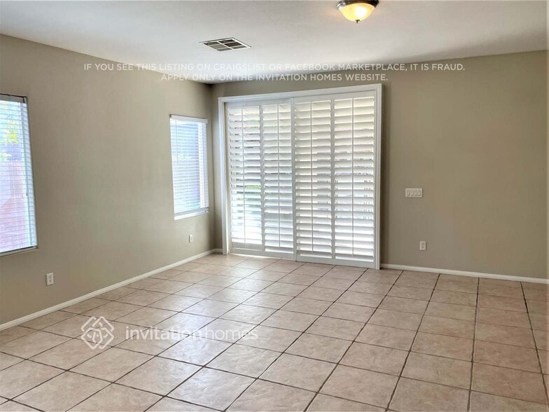 Building Photo - 2687 Thornview St