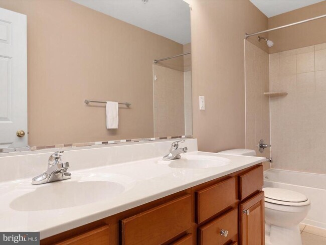 Building Photo - 1213 Heartland Ct