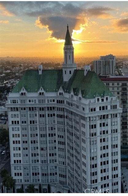 Building Photo - 800 E Ocean Blvd