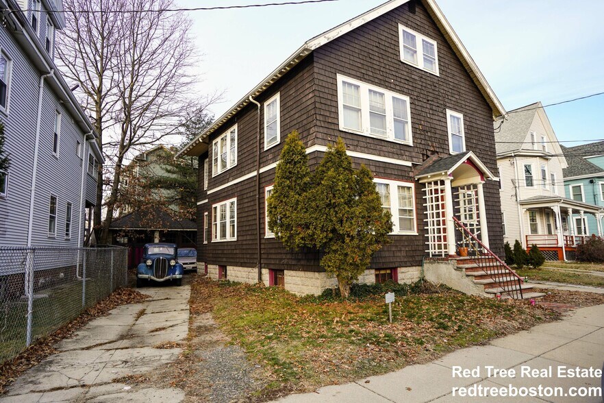 Building Photo - 24 Oak Square Ave