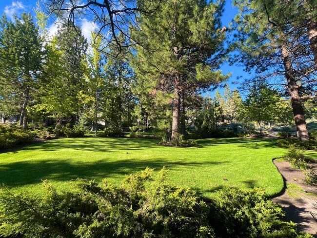 Building Photo - A Rare Offering in Bend’s Most Desirable A...