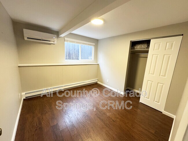 Building Photo - 2126 W Kiowa St