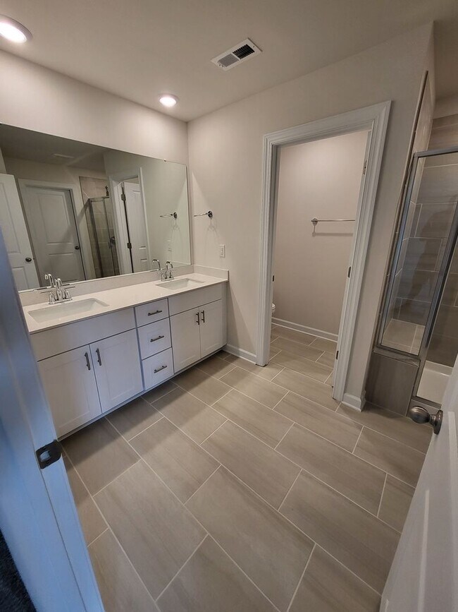 Building Photo - 465 Cranford Dr