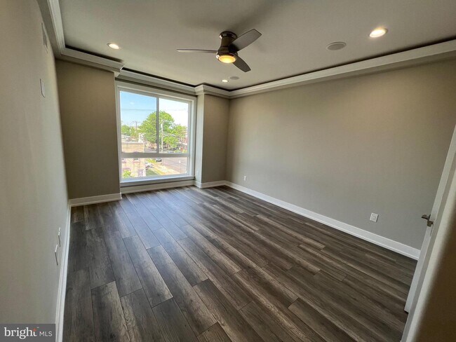 Building Photo - 1505 S 49th St