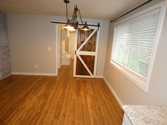 Building Photo - APPLICATION PENDING - West Side Wonderful!