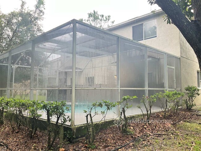 Building Photo - 18221 Sandy Pointe Dr