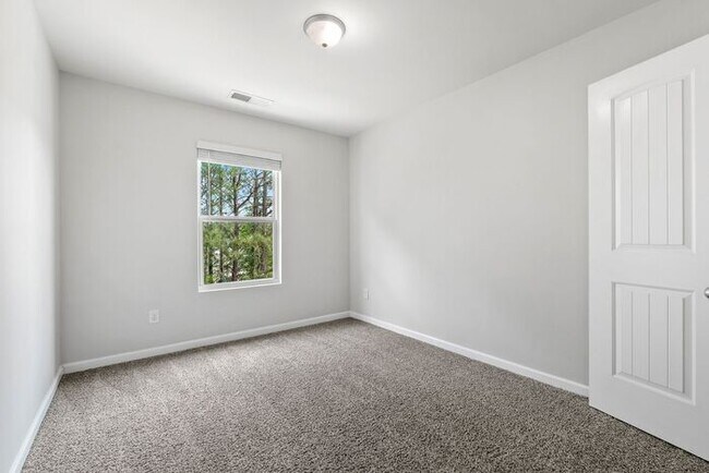 Building Photo - 3316 Pennington Dr