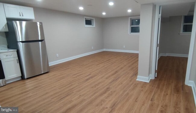 Building Photo - 1608 Elson St