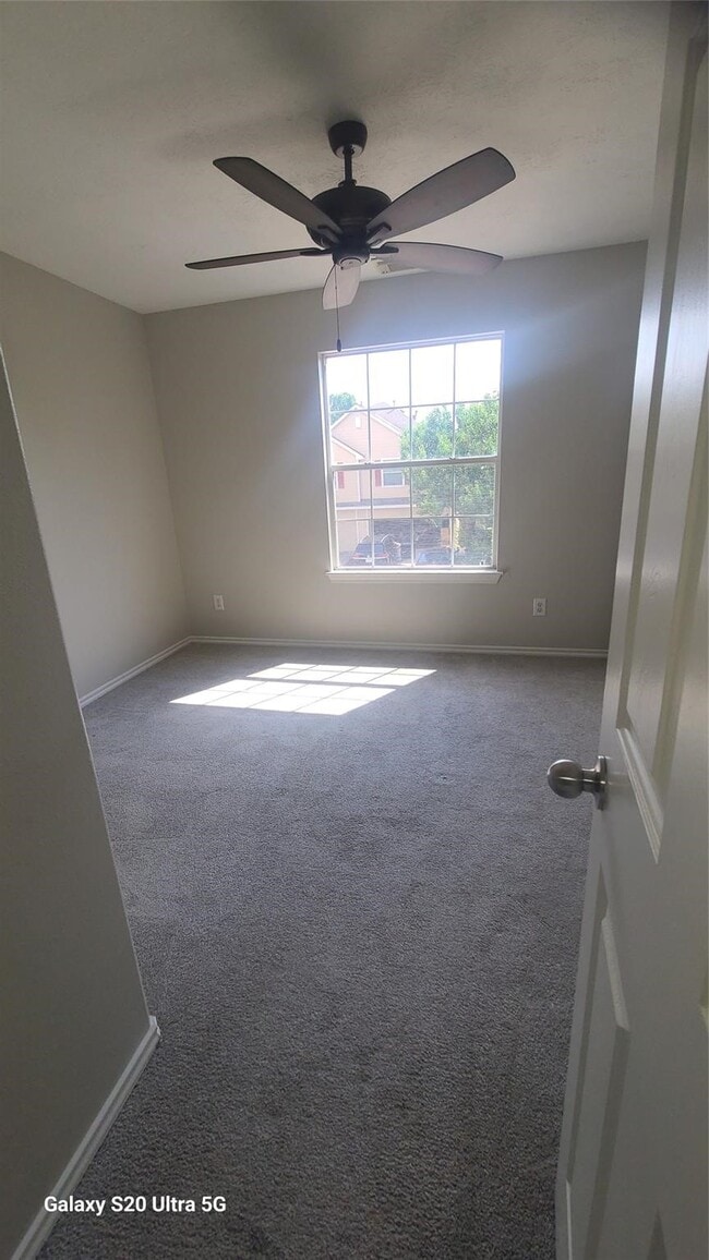 Building Photo - 17242 Oakwood Chase Dr
