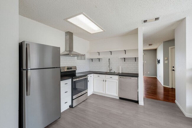 Building Photo - 8147 Easy Meadow Dr