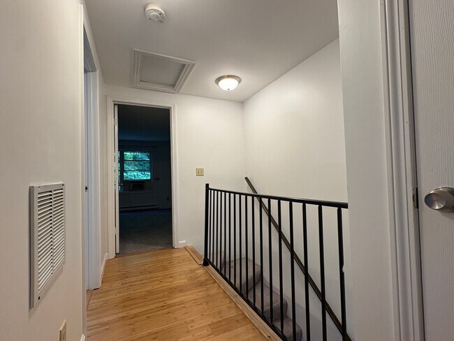 Building Photo - 35a Chilmark St