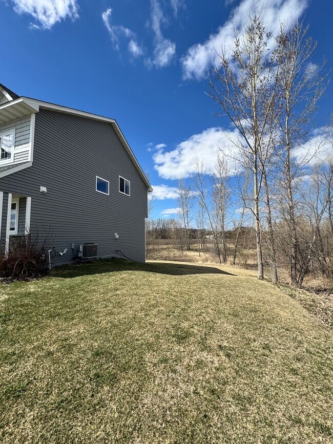 Building Photo - Modern 4-Bed Home with Open Layout, 3-Car ...