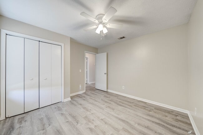 Building Photo - 3722 Burnham Way