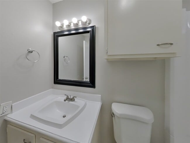 Building Photo - 20143 Dawn Mist Dr