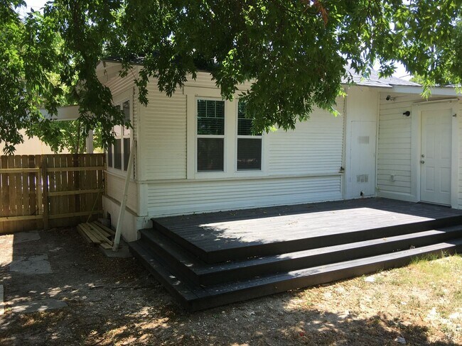 Building Photo - 149 Hickman St