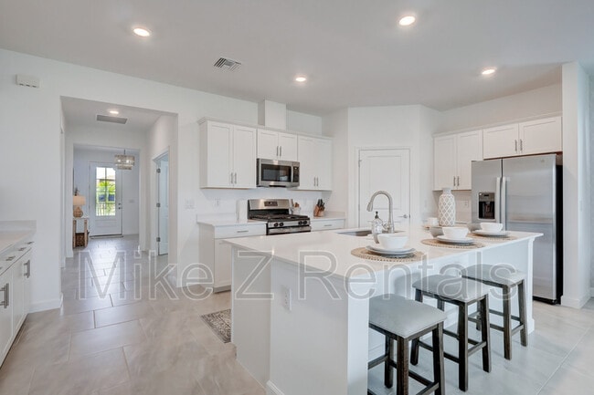 Building Photo - 18315 Ridgeline Dr