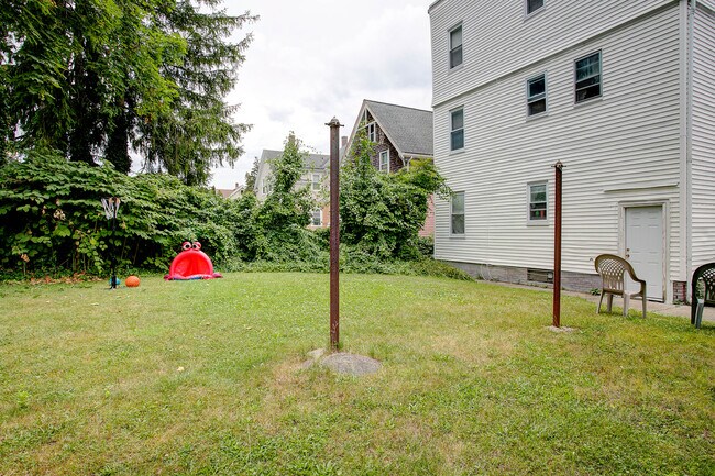 Building Photo - 123 Warren Ave