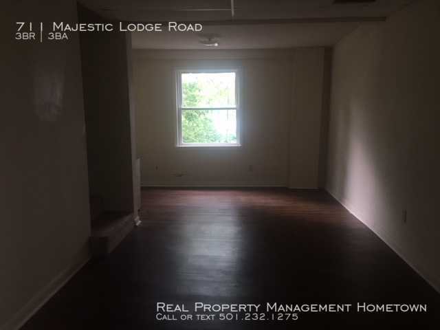 Building Photo - LAKE HOUSE WITH CHARACTER AND CHARM