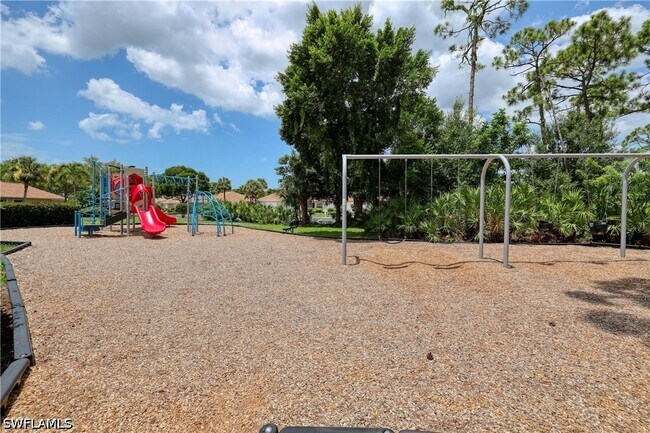 Building Photo - 22589 Island Lakes Dr