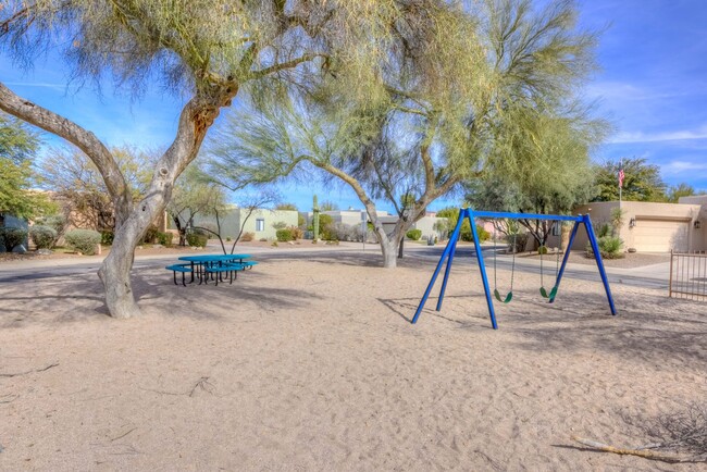 Building Photo - Beautiful Southwest Home with Mountain Vie...