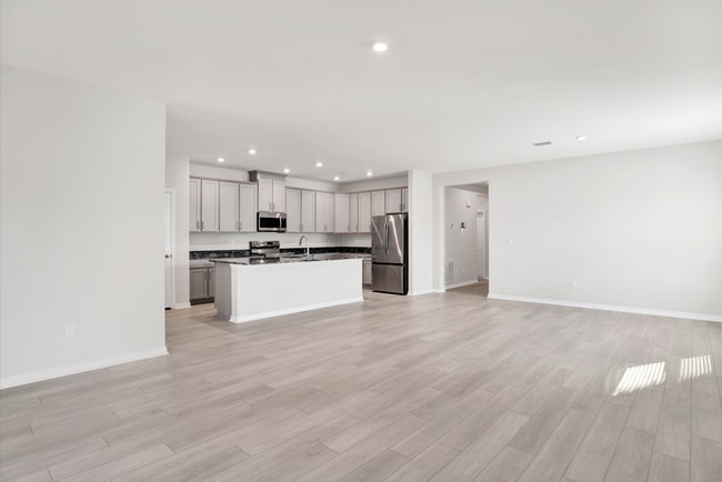 Building Photo - Spacious 4 bed cul-de-sac home in Bellview