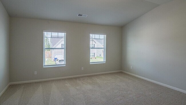 Building Photo - 308 Geranium St