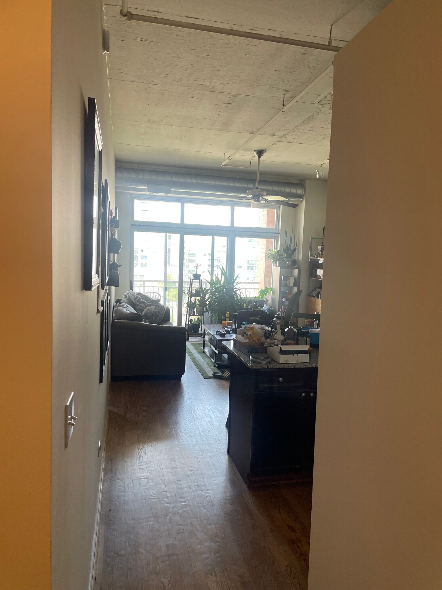 Building Photo - 950 W Monroe St