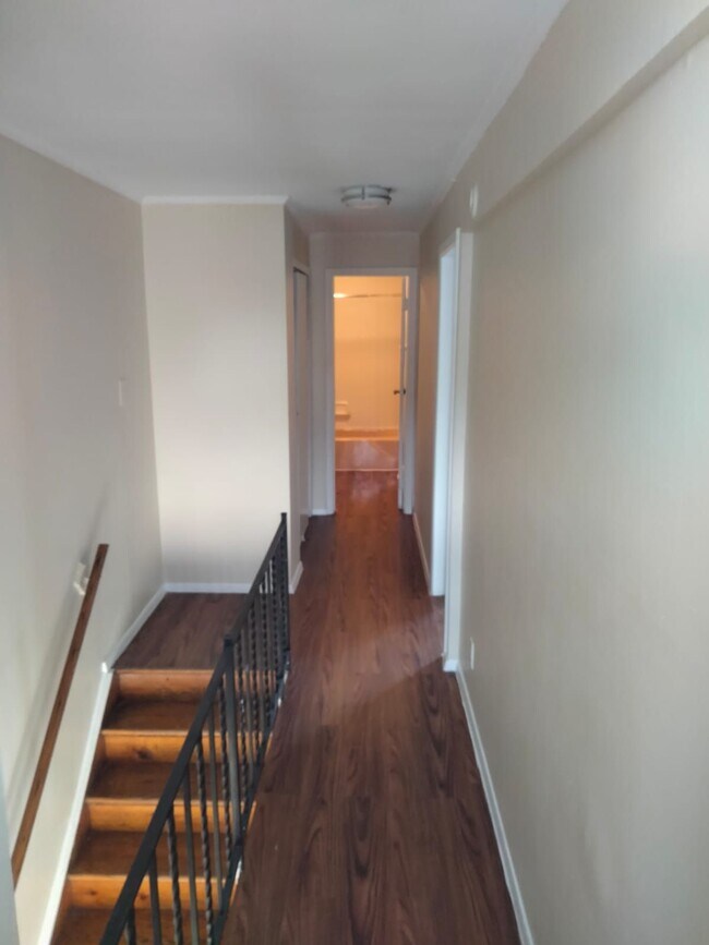 Building Photo - 226 Martin St