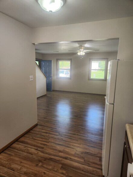 living room area - 4304 E Santa Anna Dr