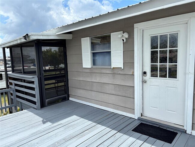 Building Photo - 208 S Canal St