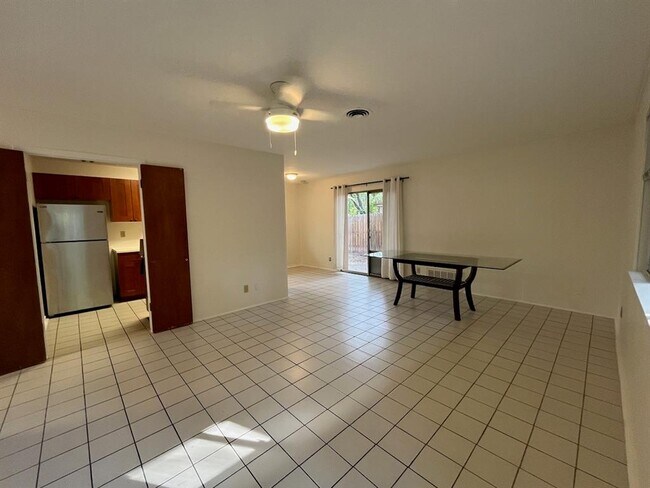 Building Photo - 804 E 32nd St